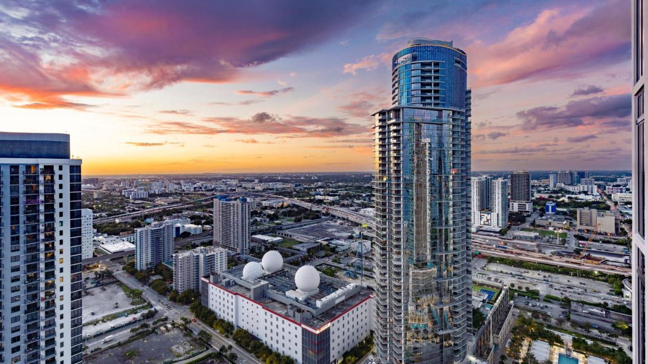 Global Luxury Suites Miami Worldcenter Exterior photo