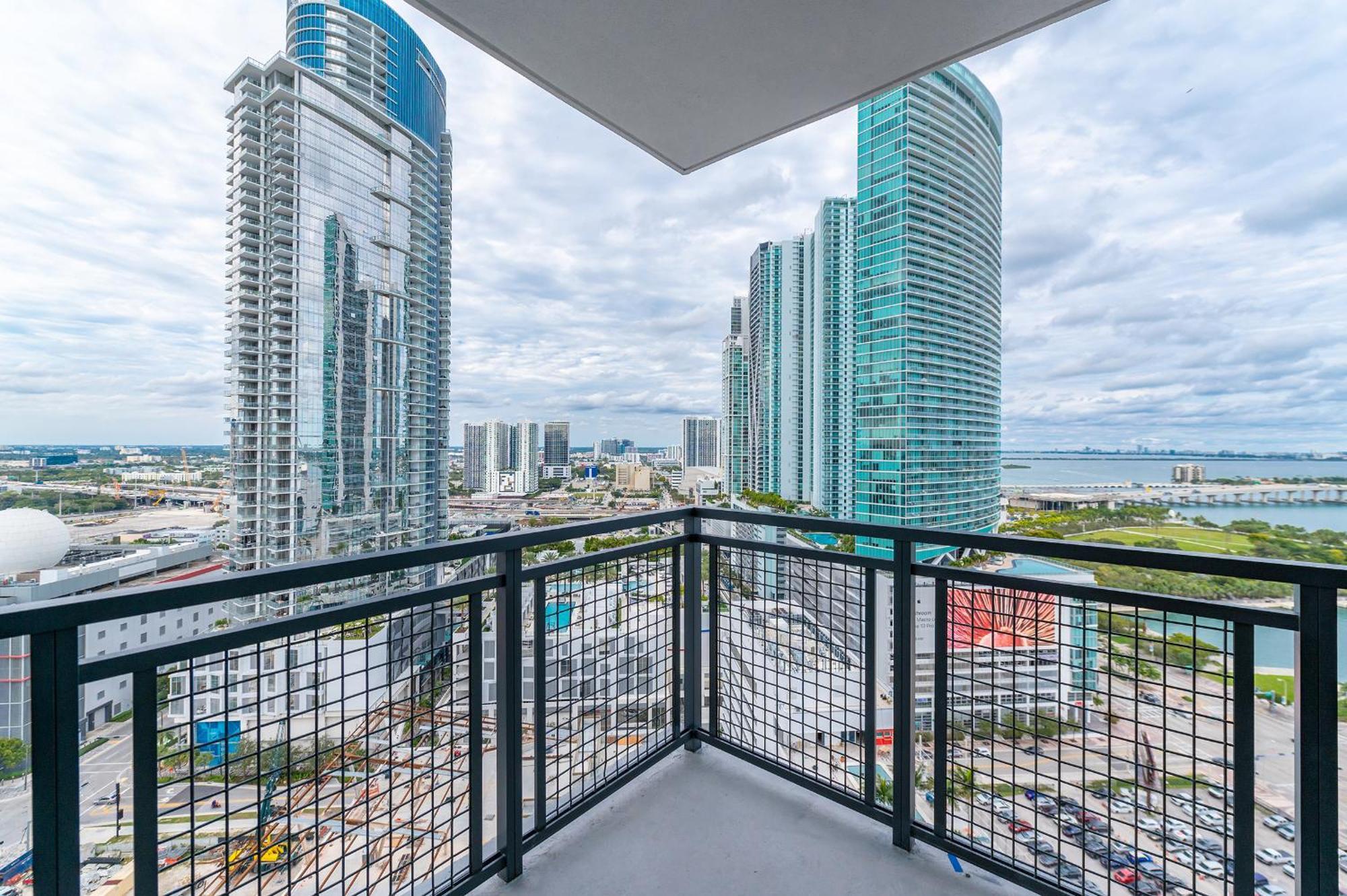 Global Luxury Suites Miami Worldcenter Room photo